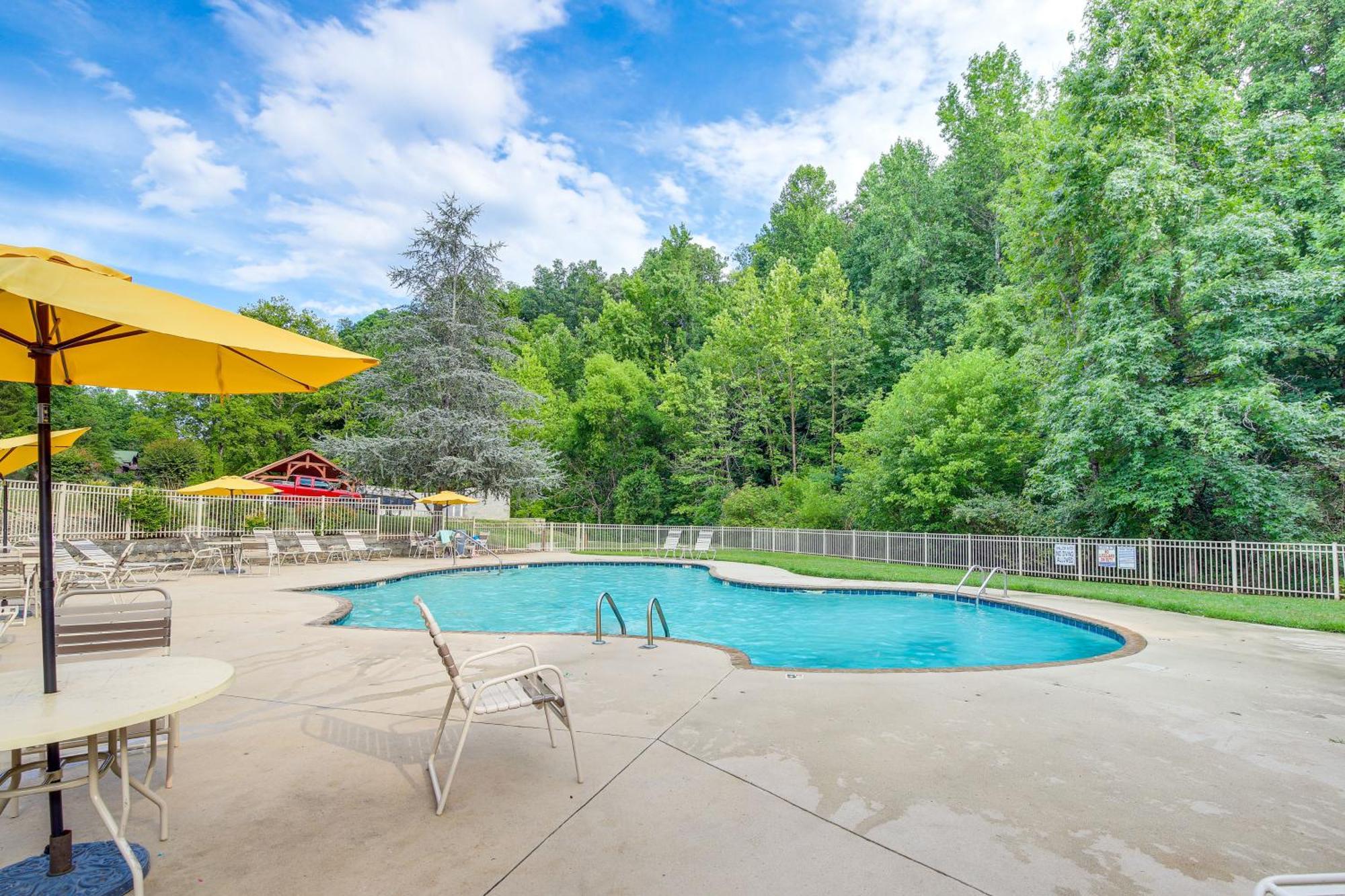 Pigeon Forge Cabin Premier Location And Hot Tub Bagian luar foto