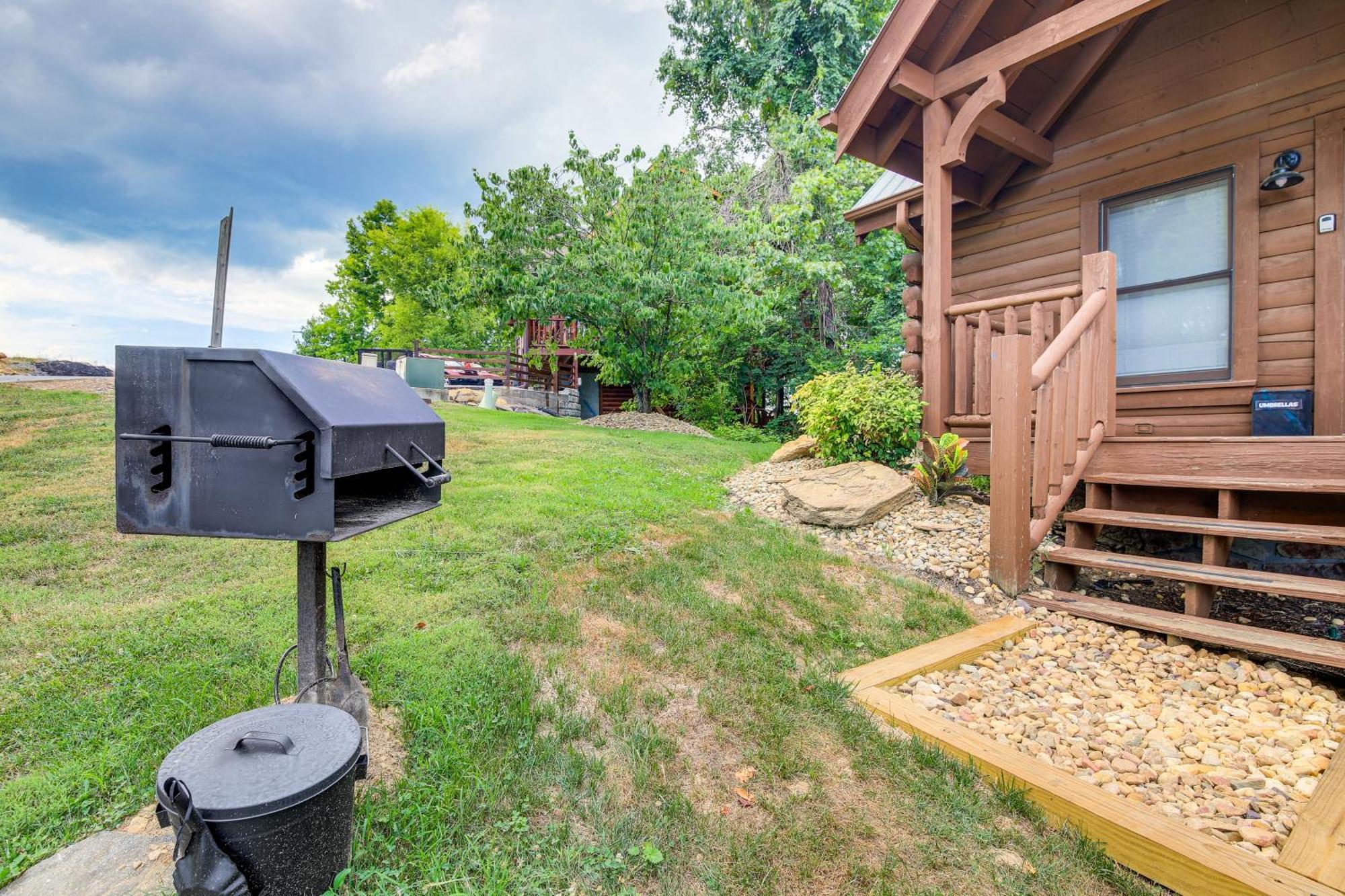 Pigeon Forge Cabin Premier Location And Hot Tub Bagian luar foto