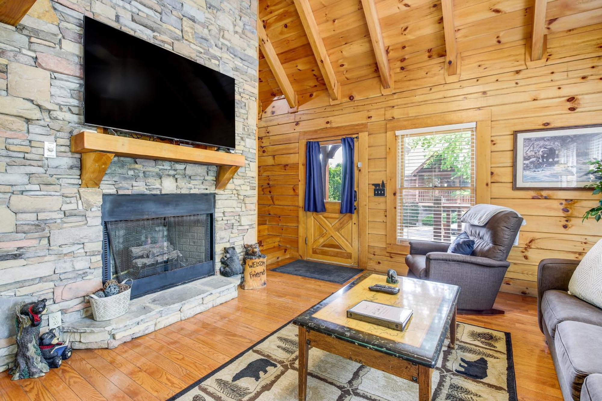Pigeon Forge Cabin Premier Location And Hot Tub Bagian luar foto