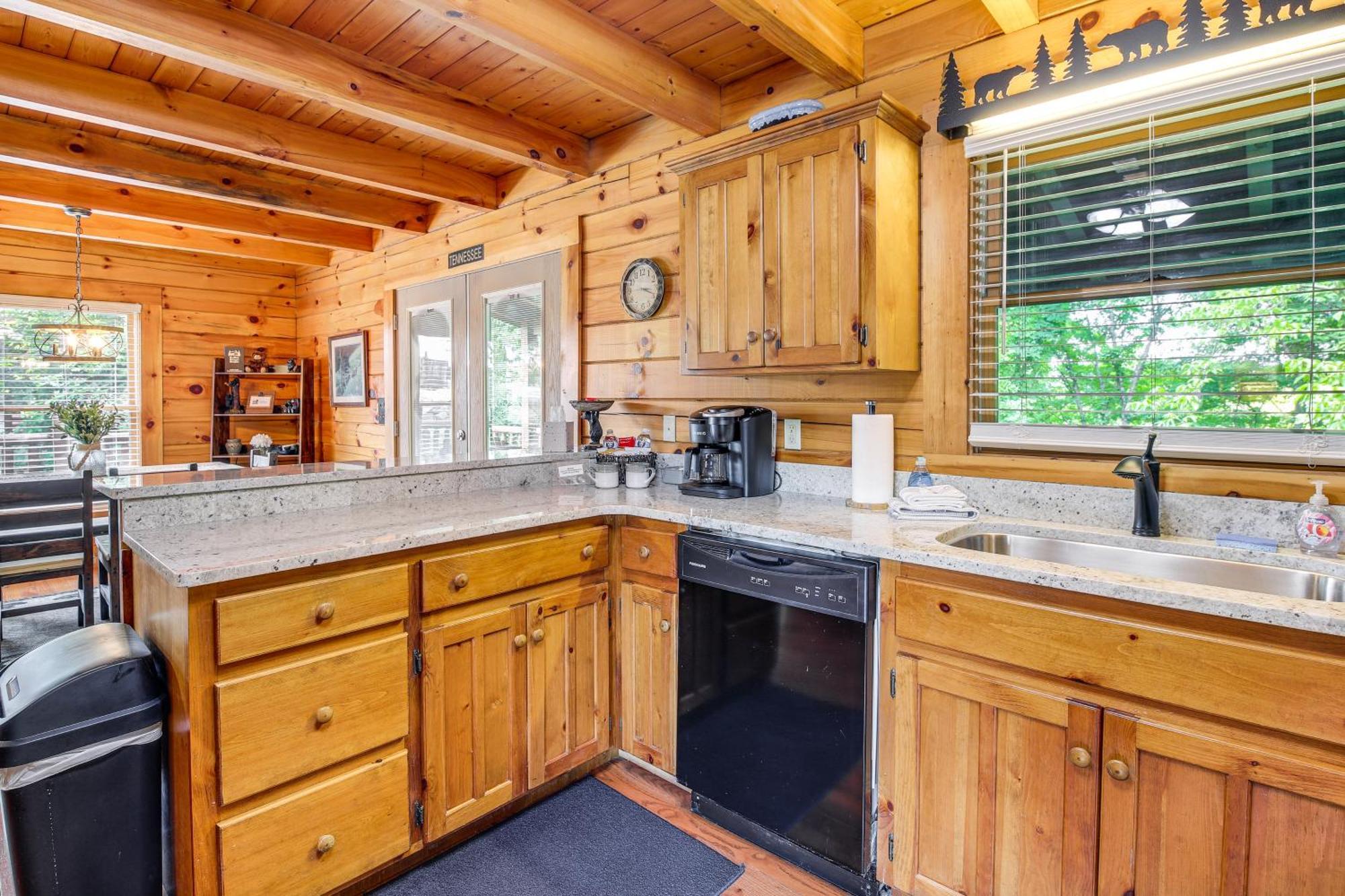 Pigeon Forge Cabin Premier Location And Hot Tub Bagian luar foto